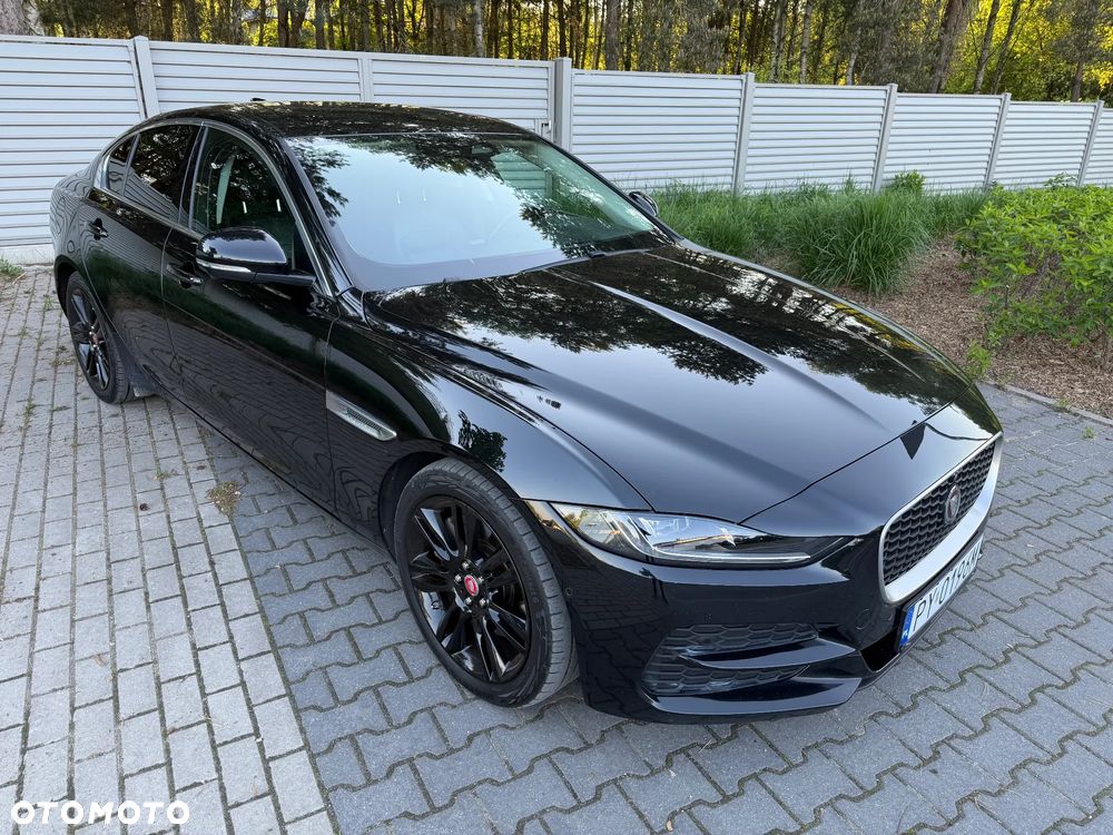 Jaguar XE 2.0 D200 mHEV AWD R-Dynamic S - 2