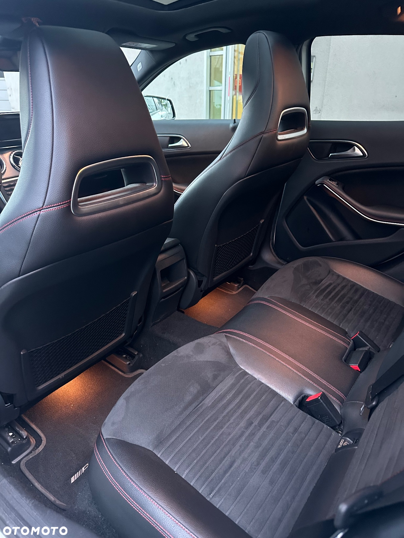Mercedes-Benz GLA 250 4-Matic - 12