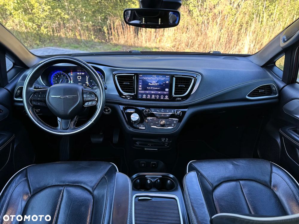 Chrysler Pacifica - 28