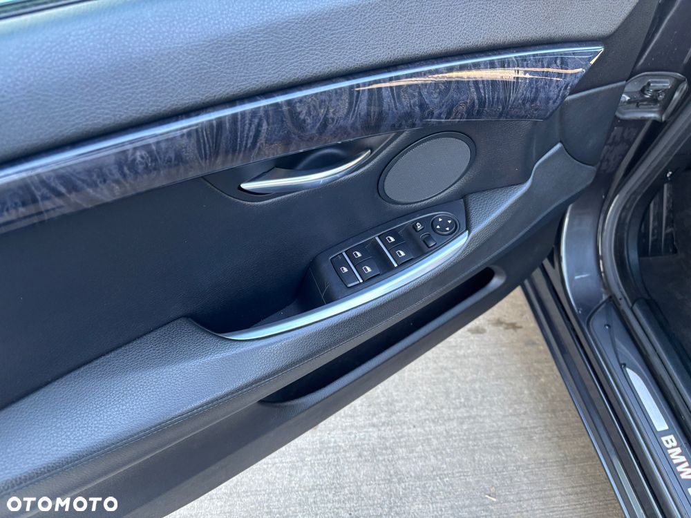 BMW 5GT 530d xDrive - 16