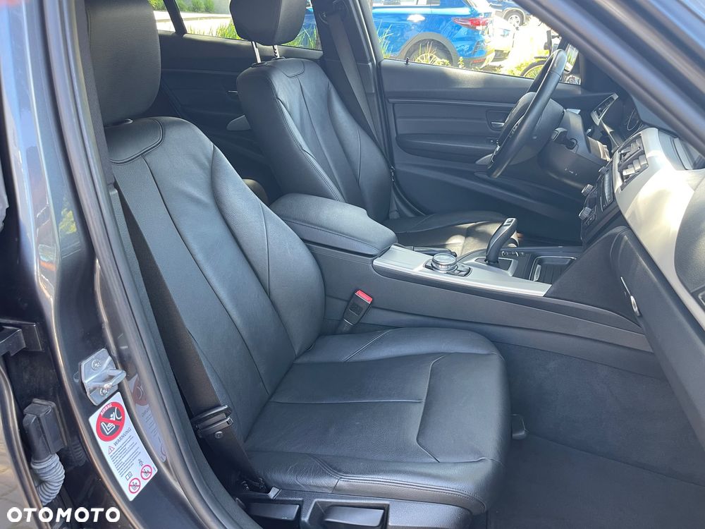 BMW Seria 3 320i - 22