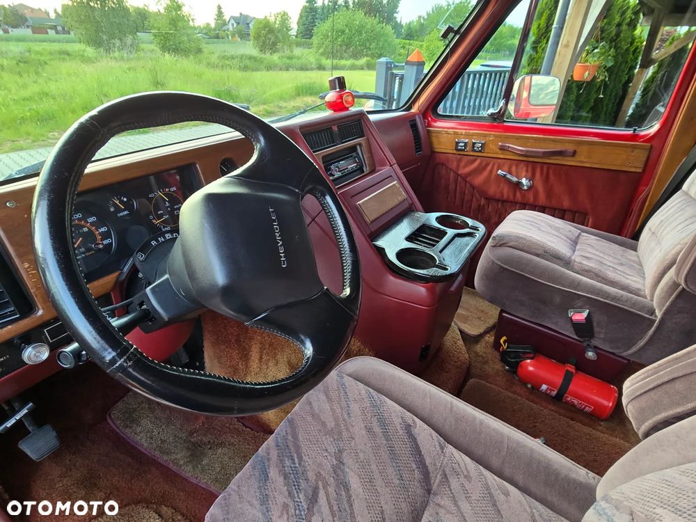 Chevrolet Chevy Van - 7