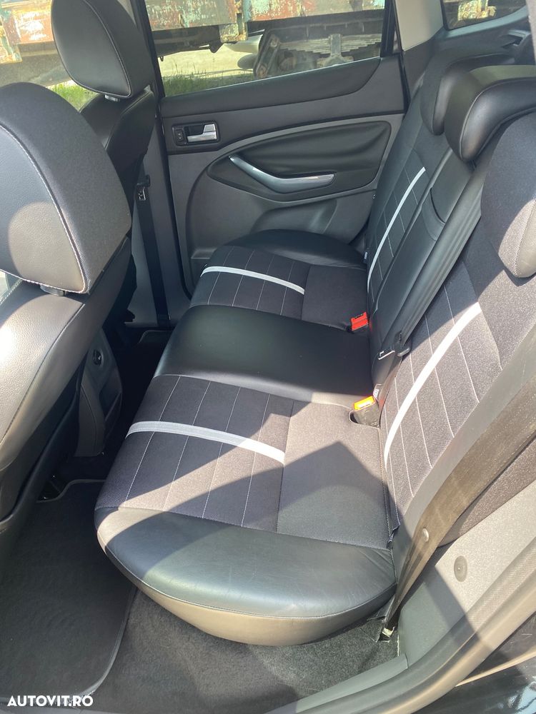 Ford Kuga 2.0 TDCi 4WD Powershift Titanium - 12