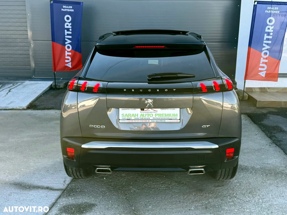 Peugeot 2008 PureTech 130 EAT8 GT Pack - 12