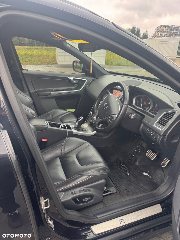 Volvo XC 60 D4 R-Design - 6
