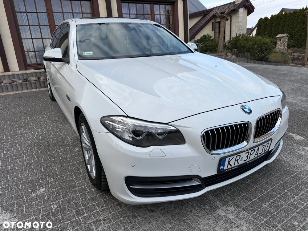 BMW Seria 5 528i Luxury Line - 9
