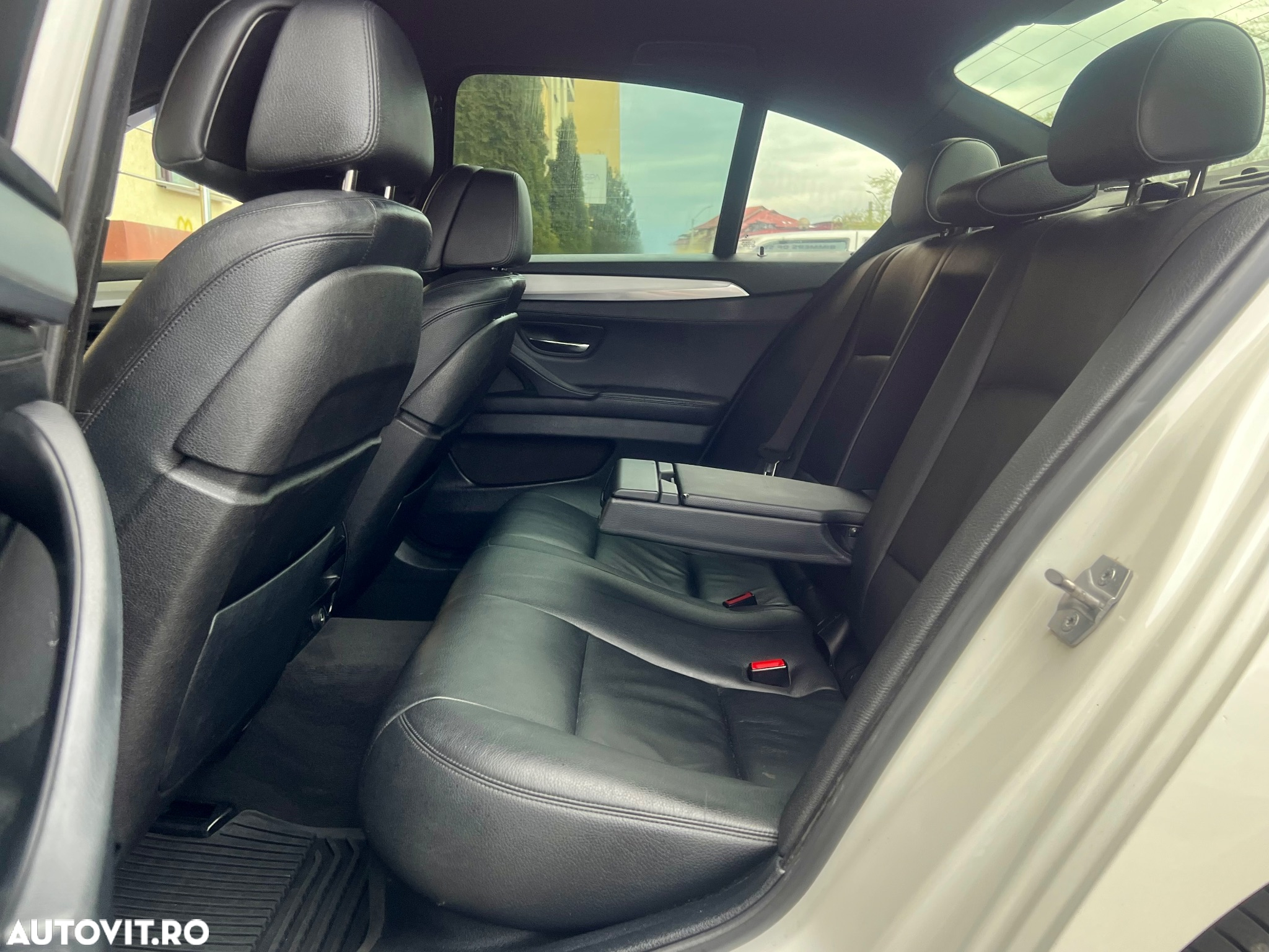 BMW Seria 5 520d xDrive - 18