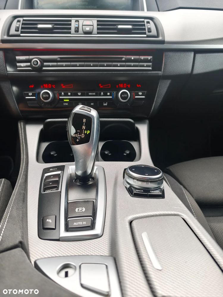 BMW Seria 5 520i Sport-Aut - 18