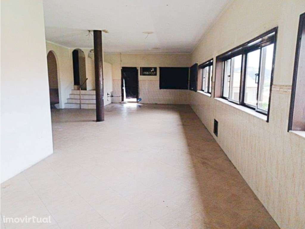 2 habitações T3 e 2 espaços comerciais - Grande imagem: 3/22