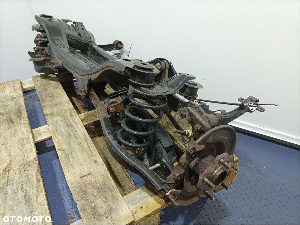 TOYOTA AURIS II LIFT KOMBI BELKA WÓZEK ZAWIESZENIA TYŁ - 2
