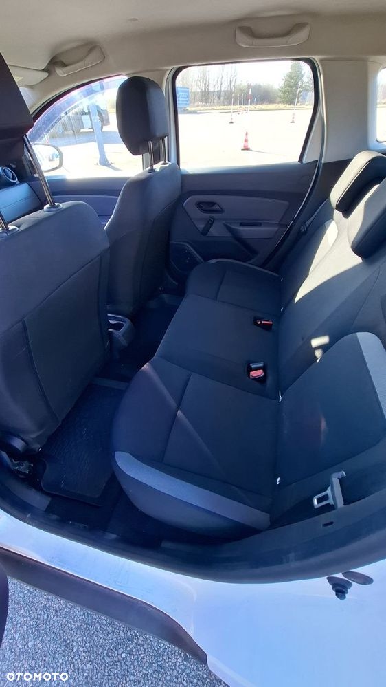 Dacia Duster 1.6 SCe Access S&S - 11