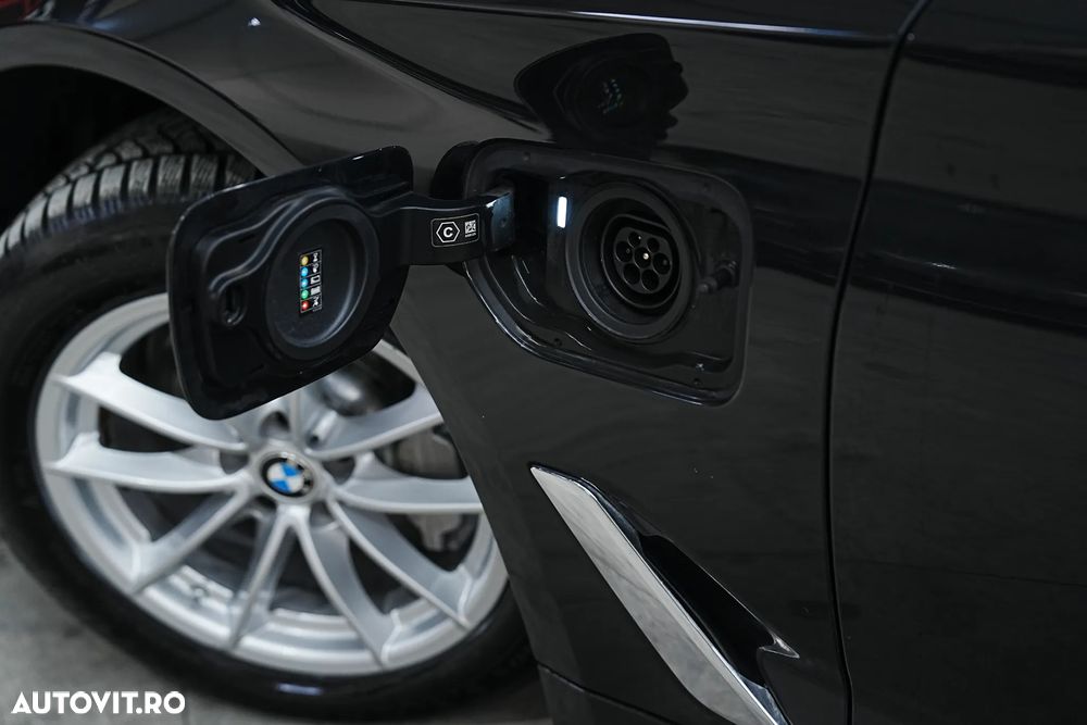 BMW Seria 5 530e xDrive AT PHEV - 29