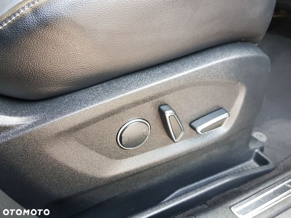 Ford S-Max 2.0 TDCi Titanium PowerShift - 34