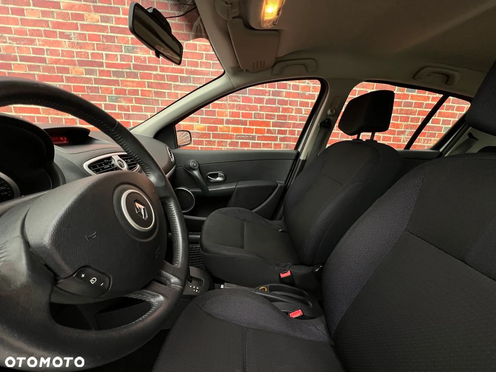 Renault Clio - 12