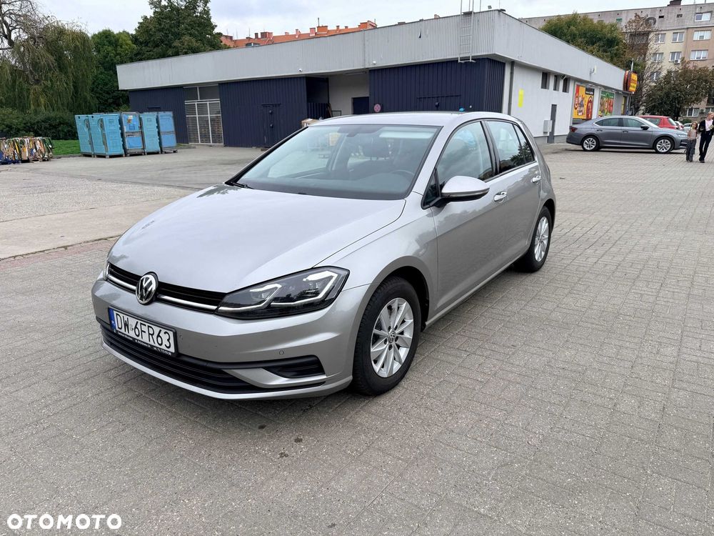 Volkswagen Golf - 1