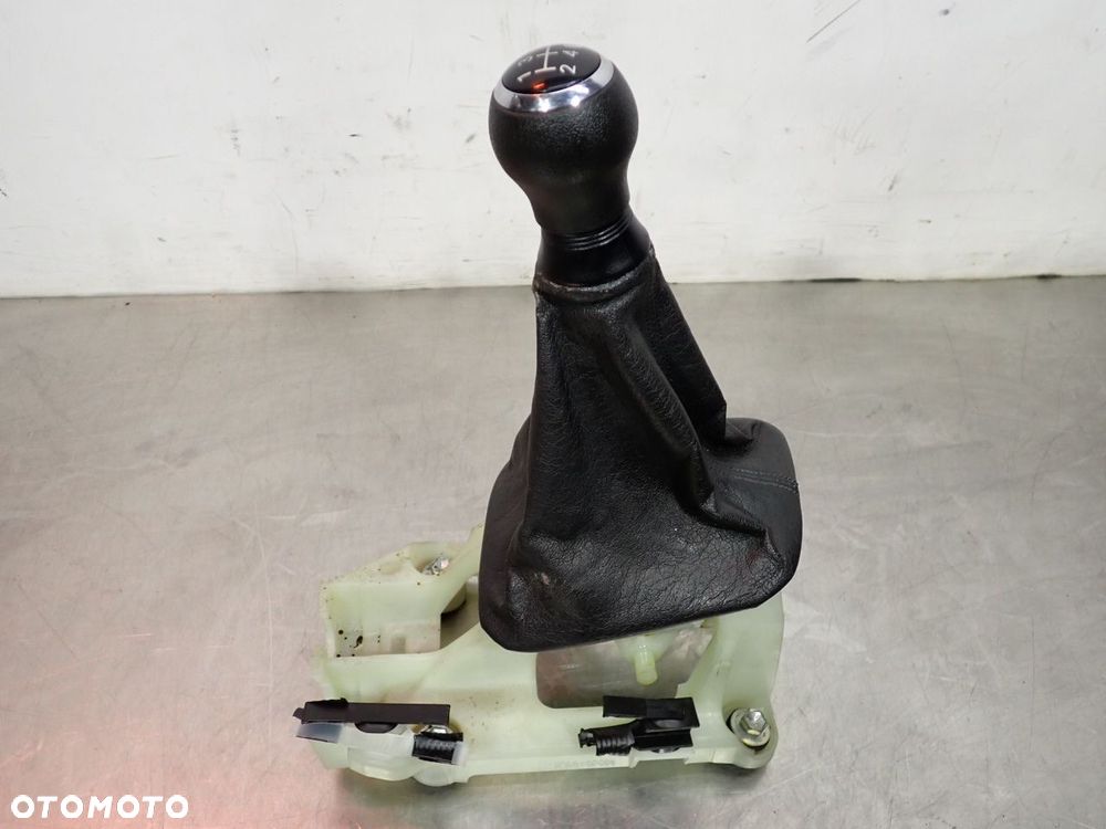 RAMKA WYBIERAKA BIEGÓW TOYOTA COROLLA E15 - 4