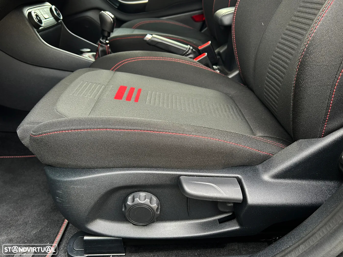 Ford Fiesta 1.0 EcoBoost ST-Line X - 24