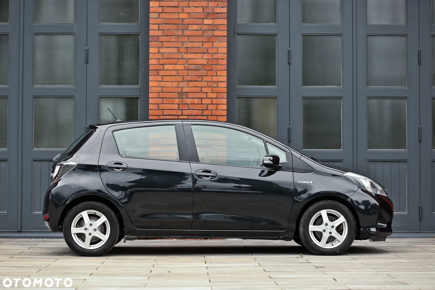 Toyota Yaris ver-hybrid-1-5-vvt--i-comfort - 2