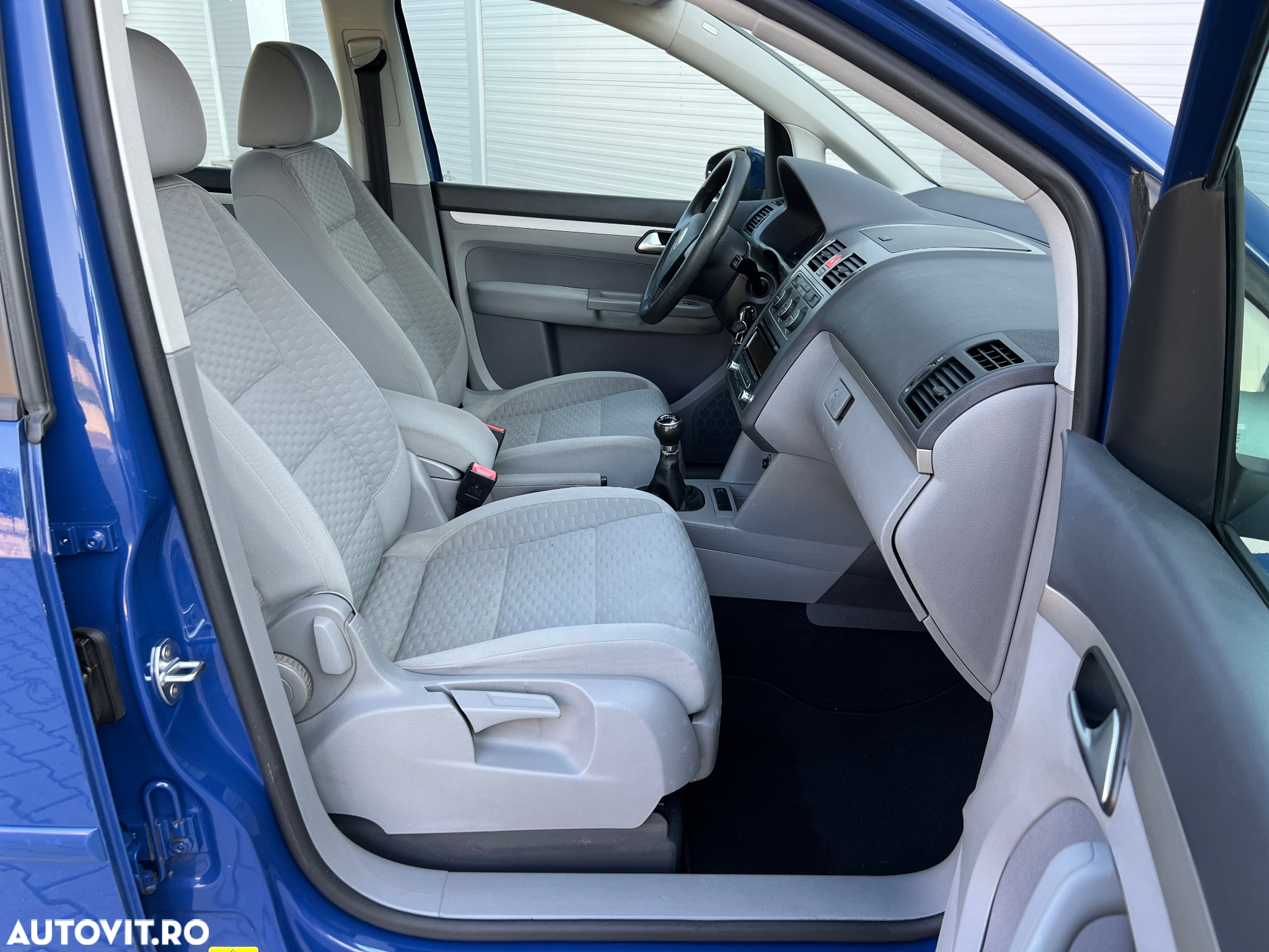 Volkswagen Touran 1.9 TDI DPF Blue Motion Trendline - 10
