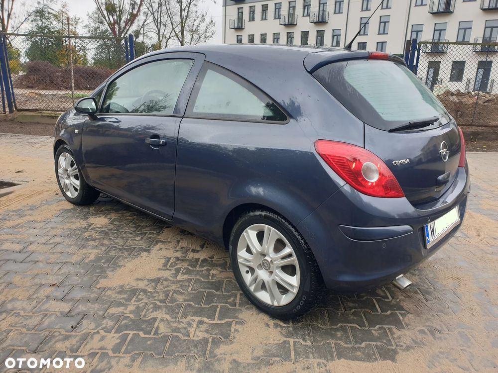 Opel Corsa 1.4 16V Cosmo - 2