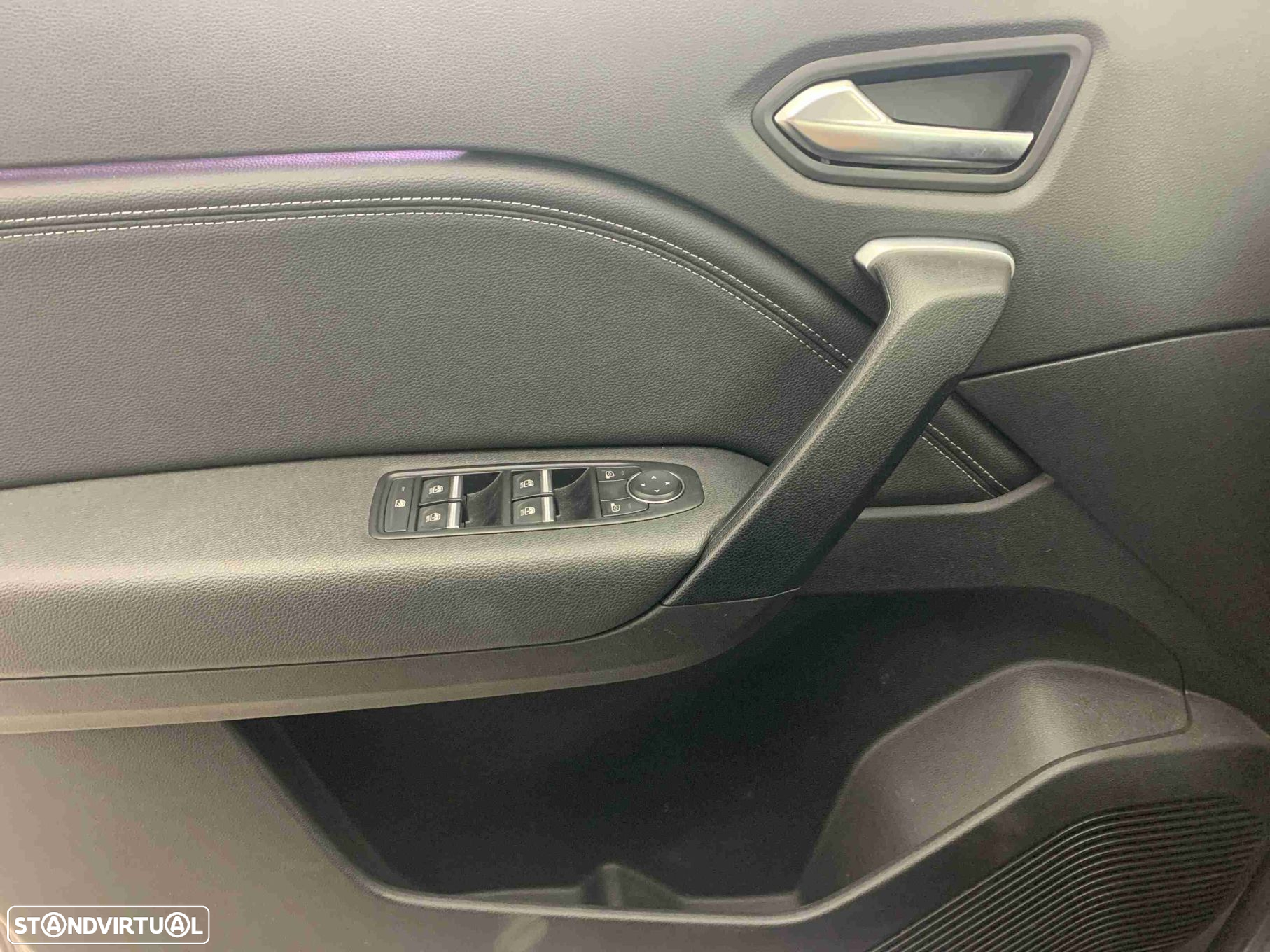 Renault Captur 1.0 TCe Techno Bi-Fuel - 11