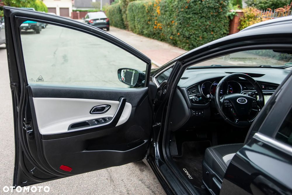 Kia Ceed 1.6 CRDi SCR L Business Line DCT - 17