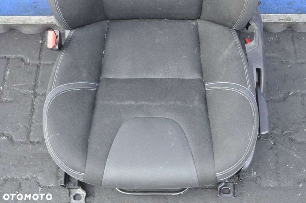 VOLVO V40 II FOTEL KIEROWCY - 2