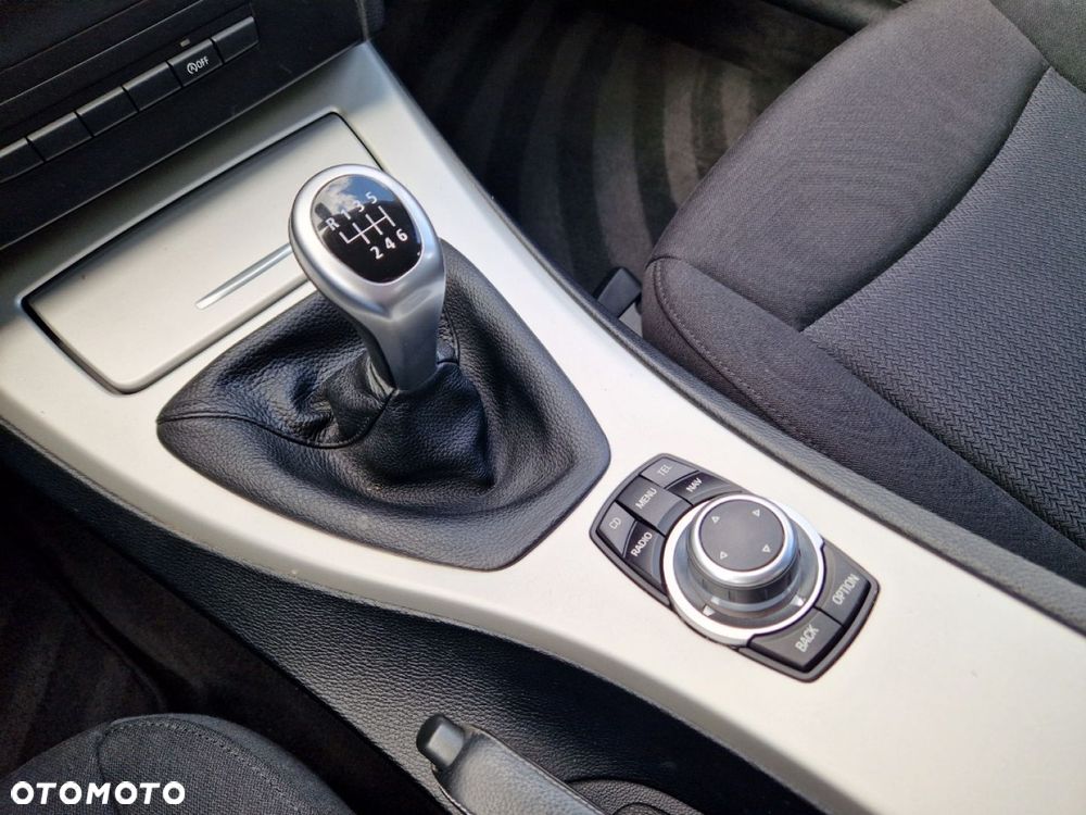BMW Seria 3 318d - 16