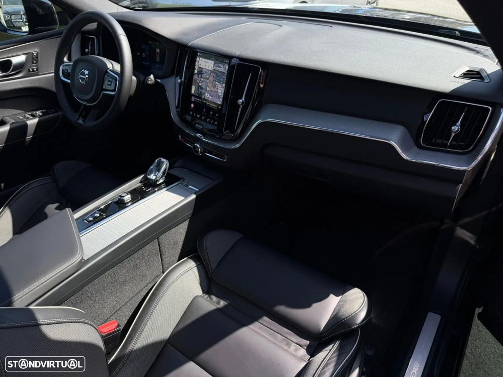 Volvo XC 60 2.0 T6 PHEV Black Edition - 23