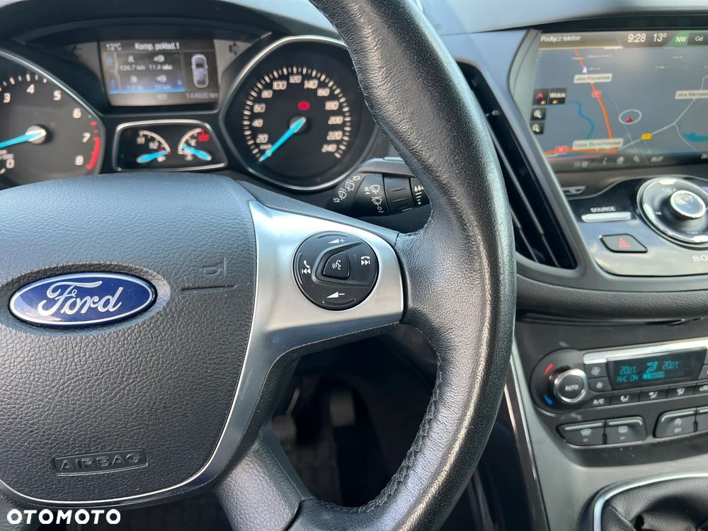 Ford Kuga 1.5 EcoBoost 2x4 Titanium - 16