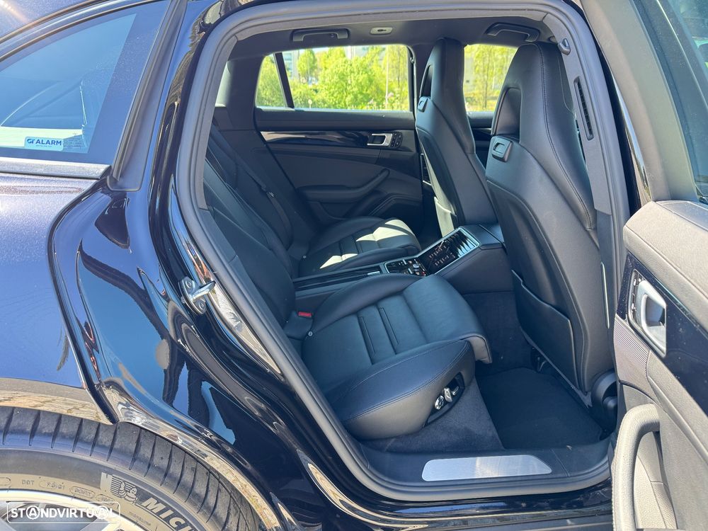 Porsche Panamera Sport Turismo 4 E-Hybrid - 17