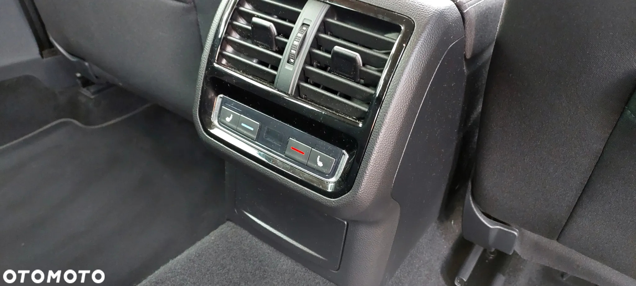 Volkswagen Passat - 35