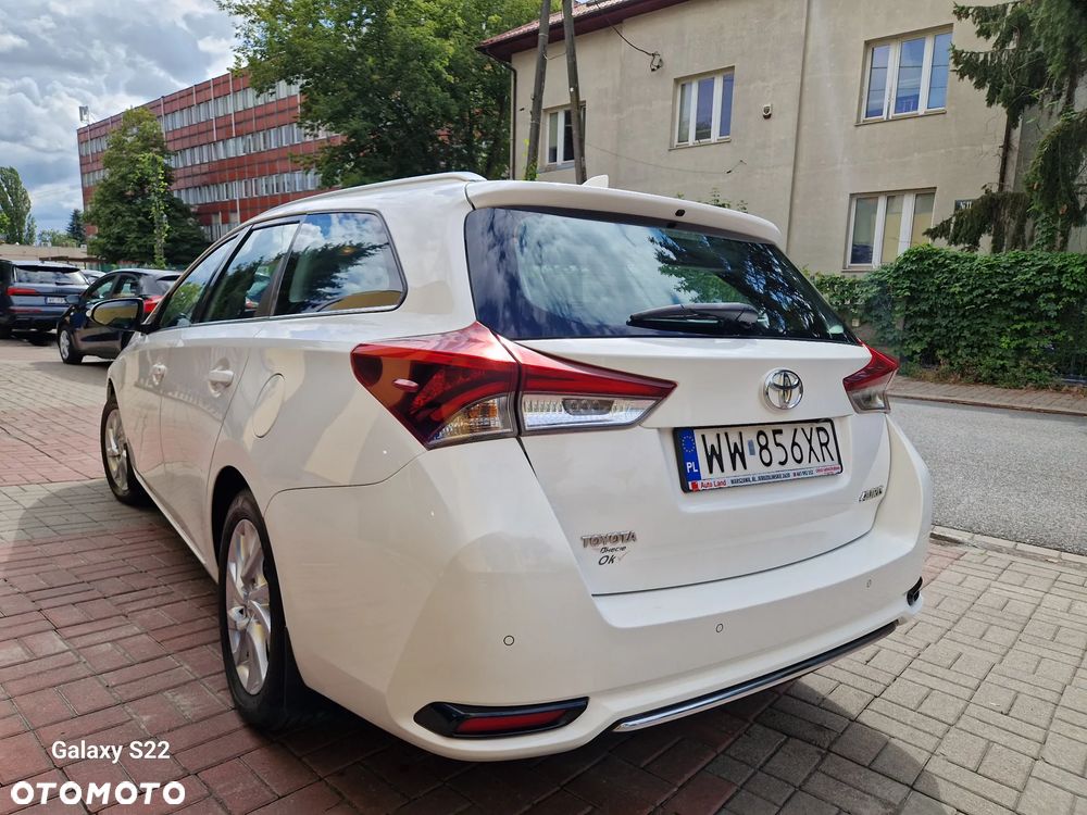 Toyota Auris 1.6 Premium Comfort - 8