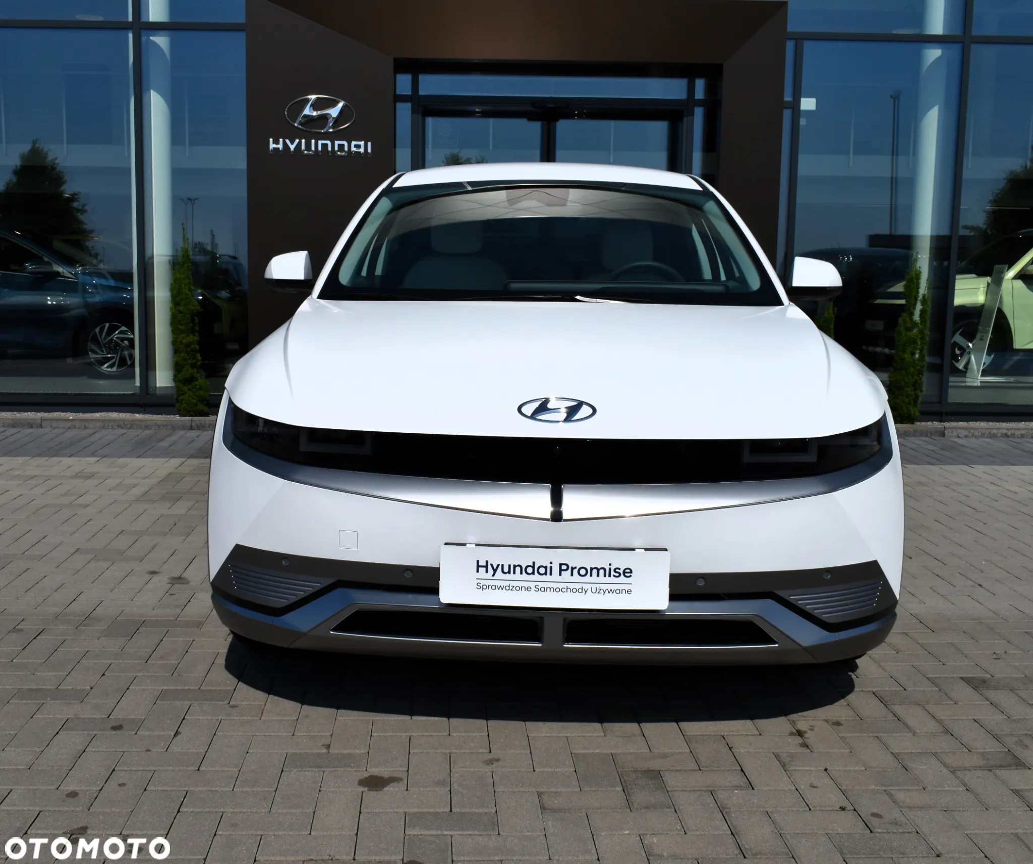 Hyundai IONIQ - 4
