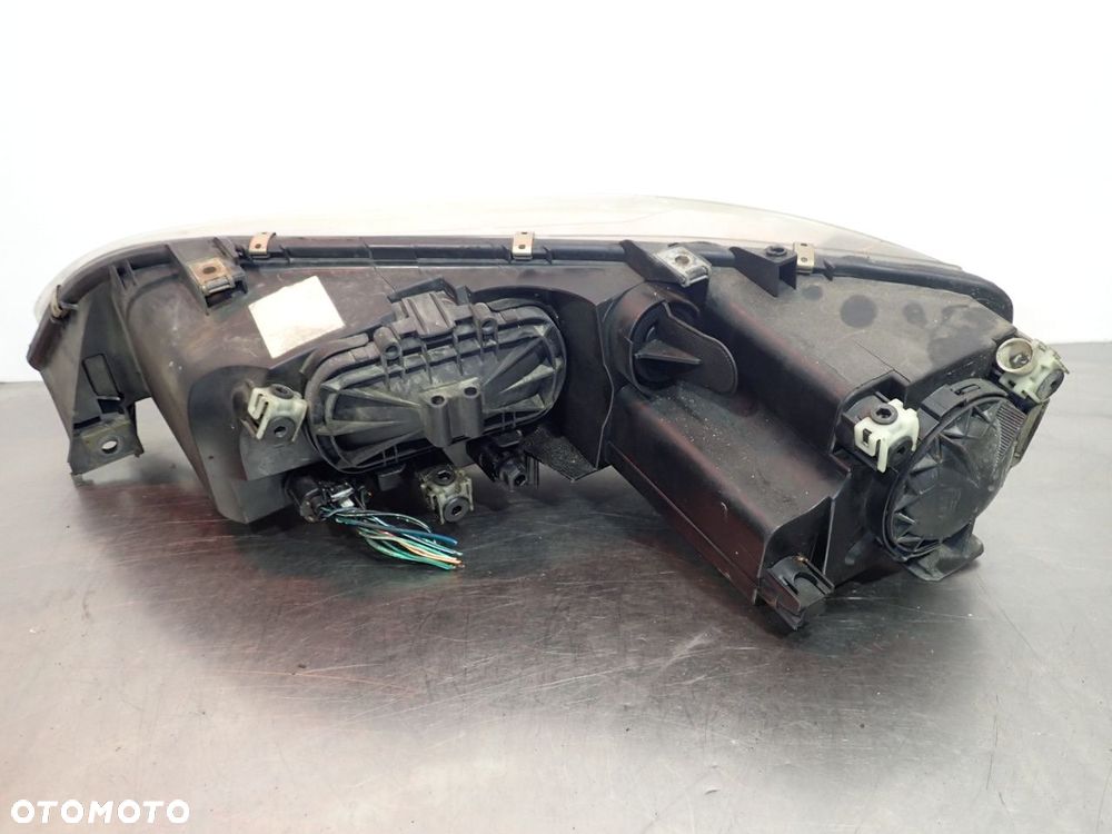 LAMPA PRAWA PRZEDNIA SOCZEWKA MAZDA 6 I - 3