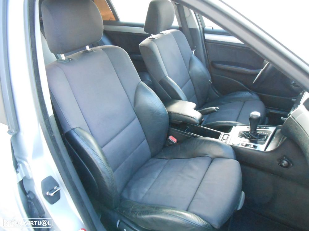 BMW 330 d Touring - 25