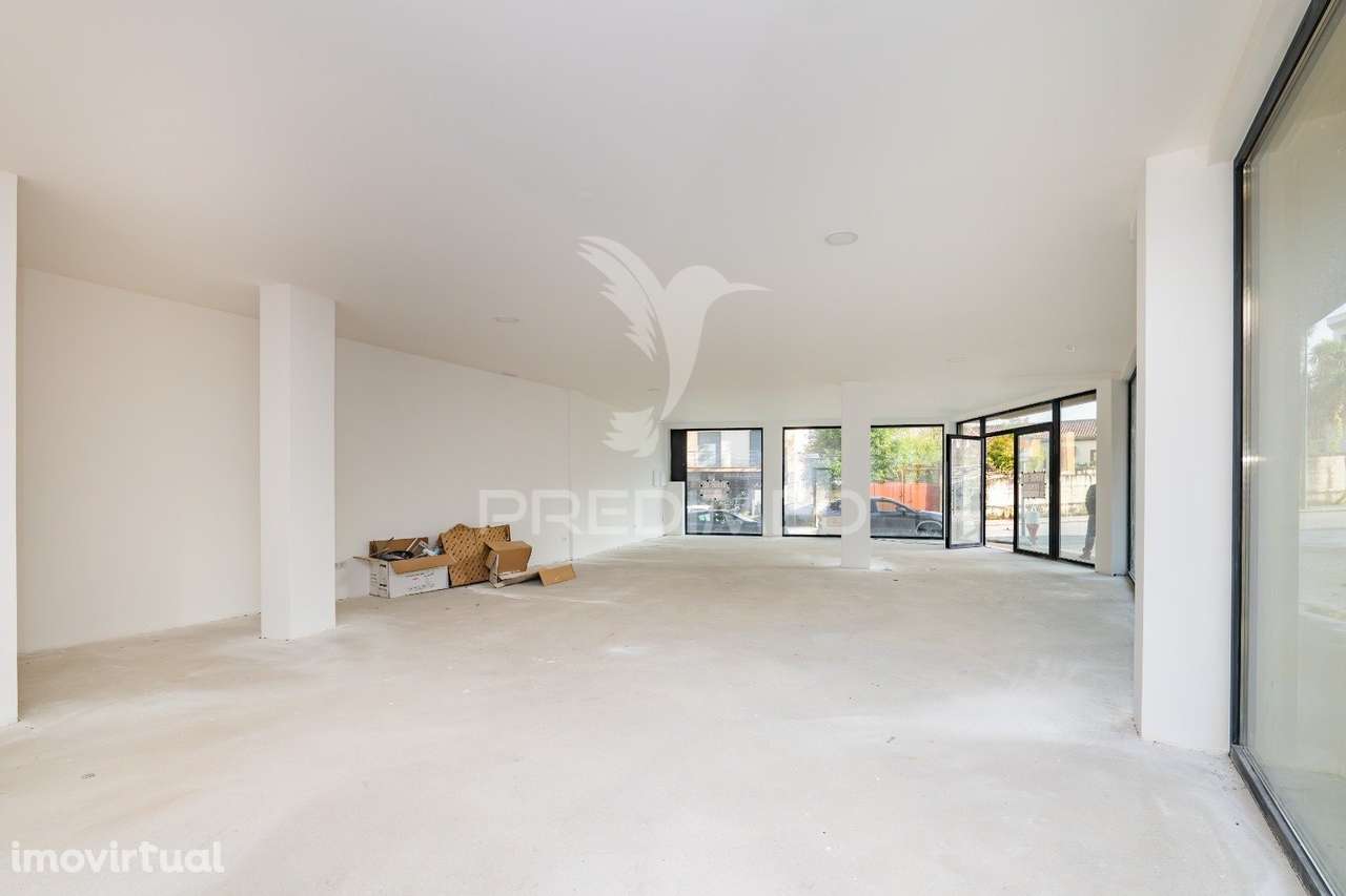 Loja para comercio e serviços com 81.40 M2 centro da vila, Arco de... - Grande imagem: 4/12