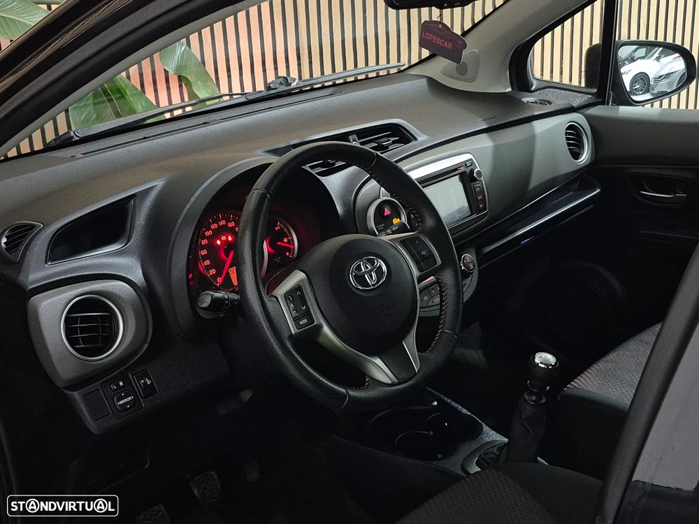 Toyota Yaris 1.4 D-4D Sport — fotografia 19