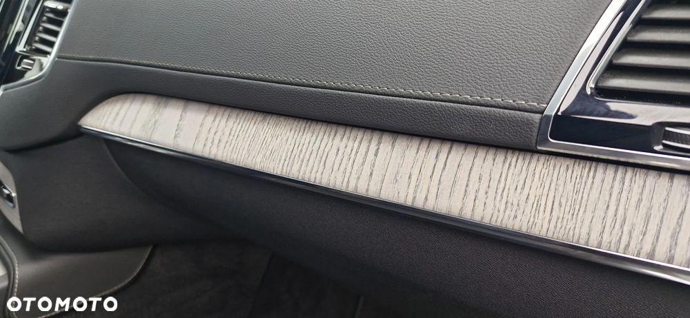 Volvo XC 90 T8 AWD Plug-In Hybrid Ultimate Bright 7os - 32