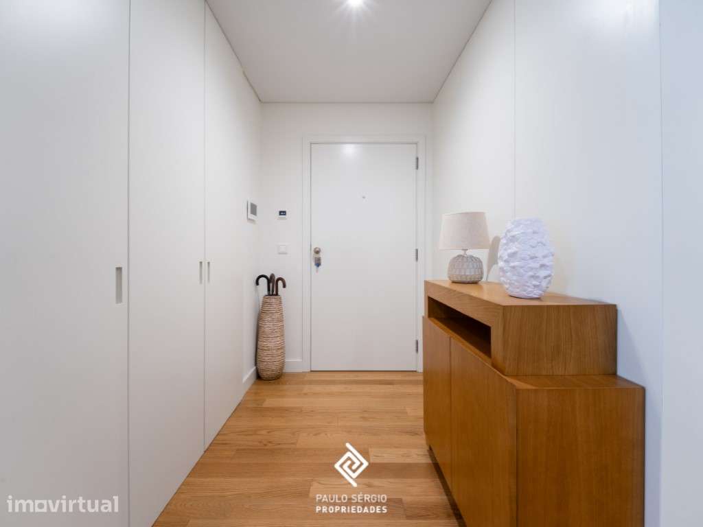 Arrenda-se magnífico apt T2 totalmente mobilado com vista mar no po... - Grande imagem: 3/21