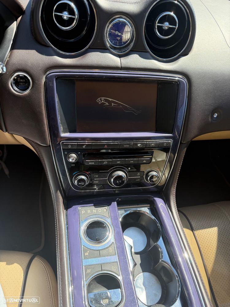 Jaguar XJ 3.0 D V6 Luxury - 11