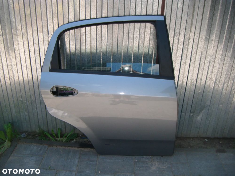 fiat grande punto 06r drzwi prawy tył gołe - 1