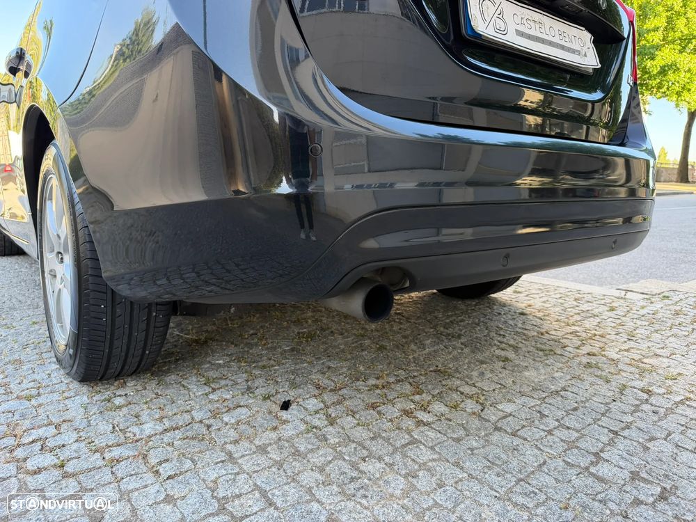 Volvo V60 D2 Momentum - 24