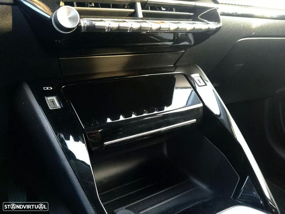 Peugeot 208 1.2 PureTech Allure - 33