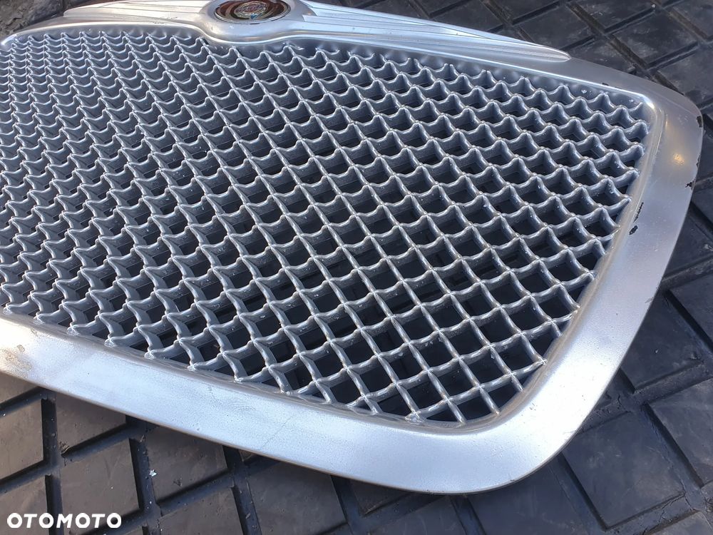 ATRAPA GRILL CHRYSLER 300C - 4