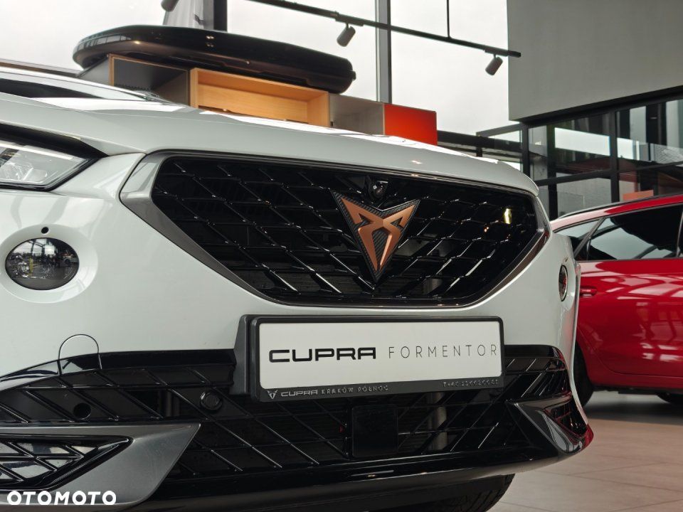 2023 Cupra Formentor, photograph 5