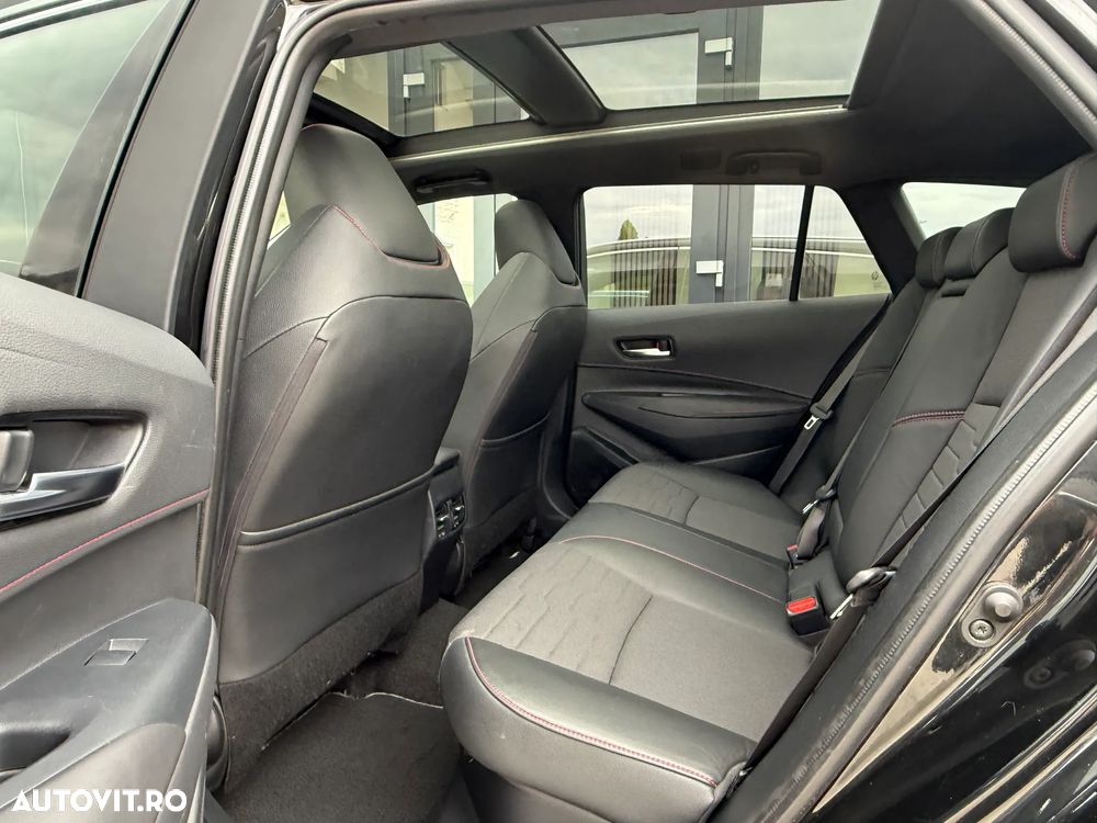 Toyota Corolla 2.0 HSD Exclusive Plus GR Sport Bi-Tone - 11
