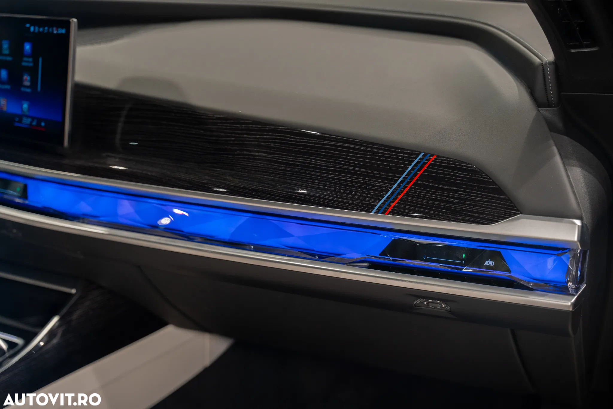 BMW Seria 7 740d xDrive MHEV - 28
