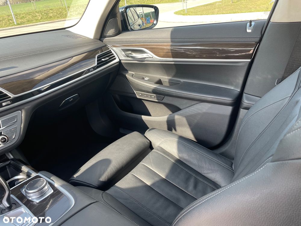 BMW Seria 7 730d xDrive - 13