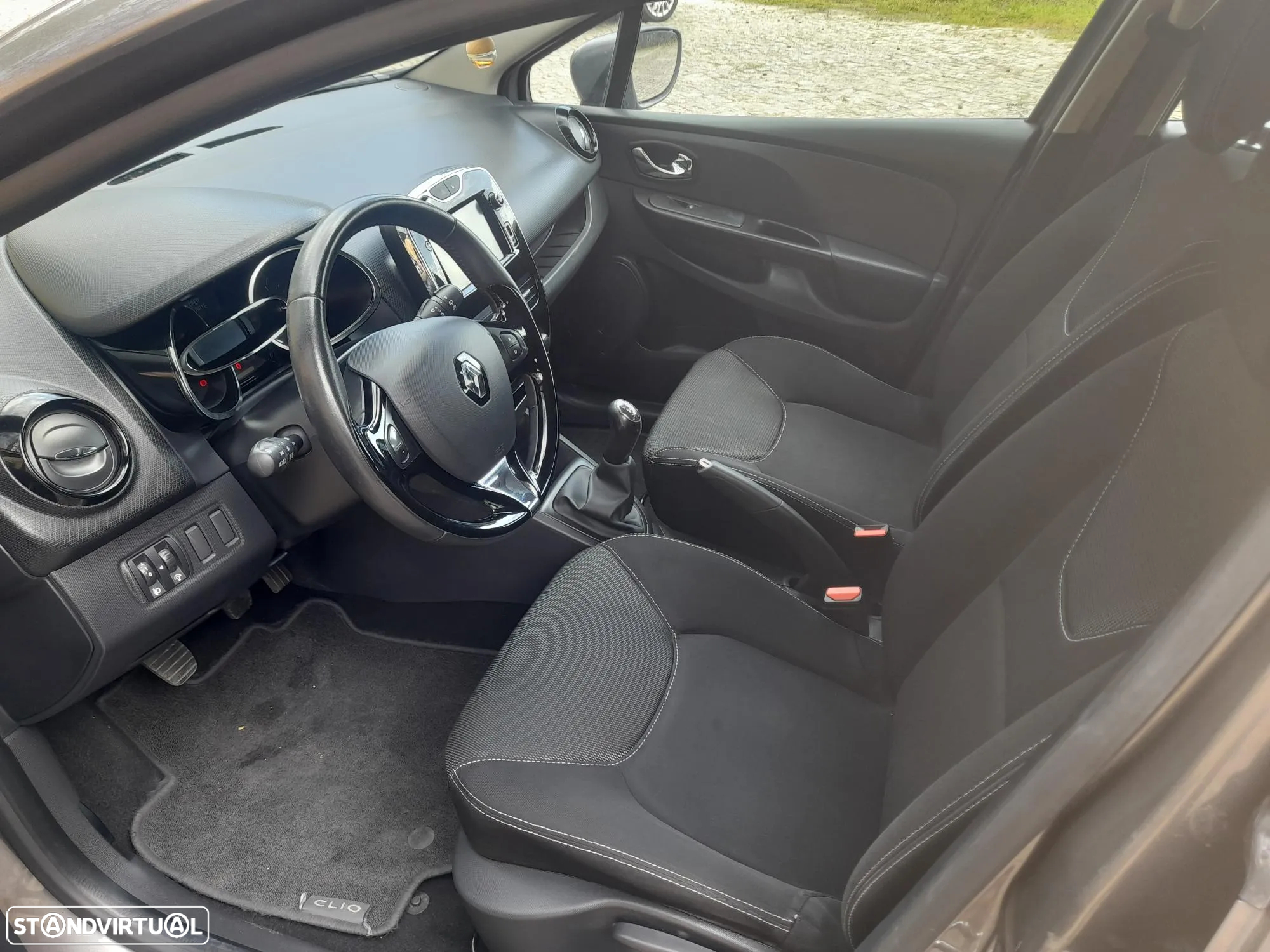 Renault Clio - 9